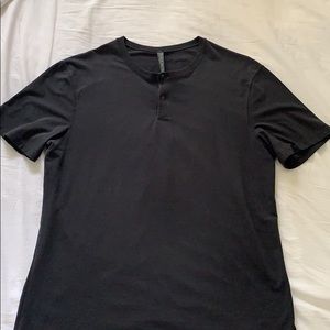 Lululemon men’s Henley tee